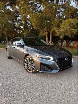 2023 Altima SL