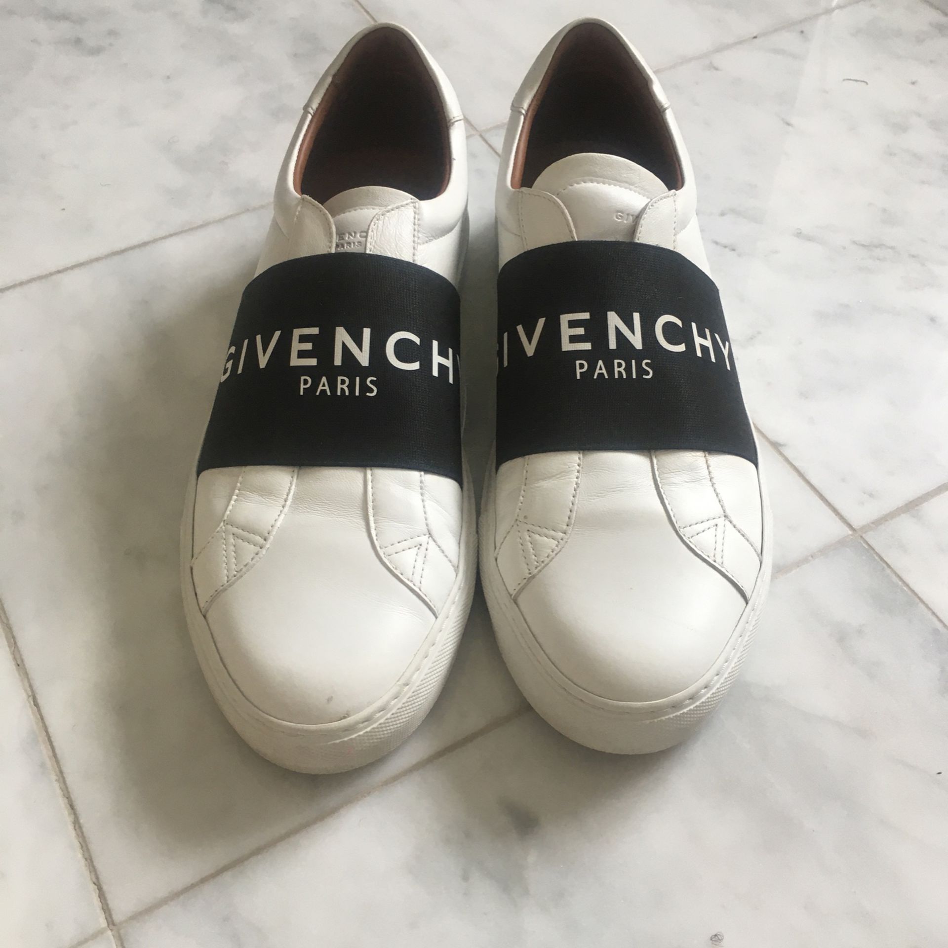 golf Svig Bugsering Givenchy Sneakers Authentic 44 10.5 11 for Sale in City Of Orange, NJ -  OfferUp
