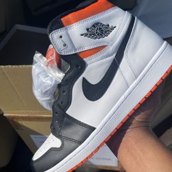 Air Jordan 1 Electric Orange Size 5.5 GS
