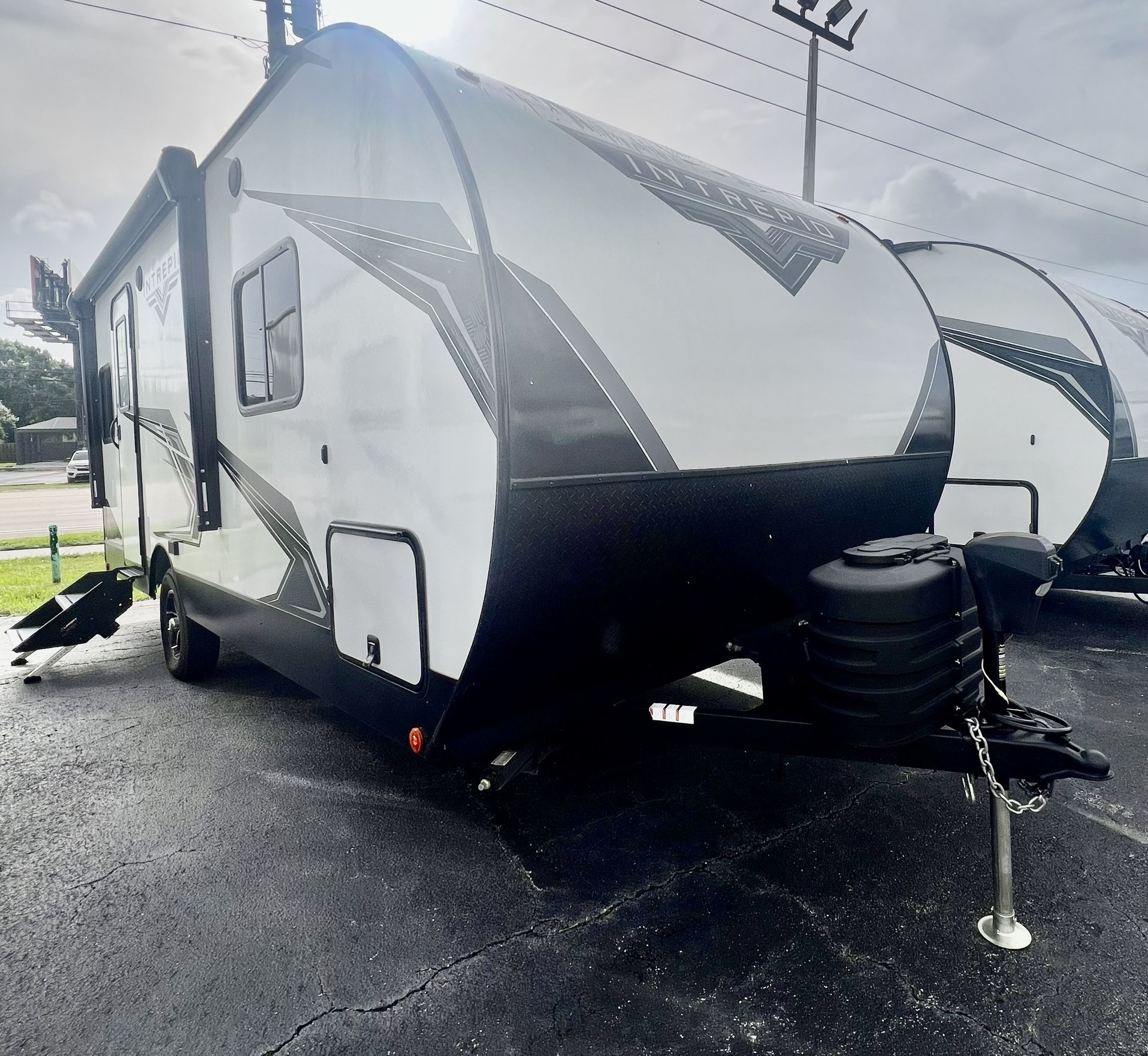 New 2024 Intrepid 171RDI Travel Trailer NO CREDIT CHECK EVERYONE IS APPROVED