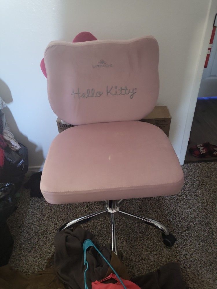 Hello Kitty Chair