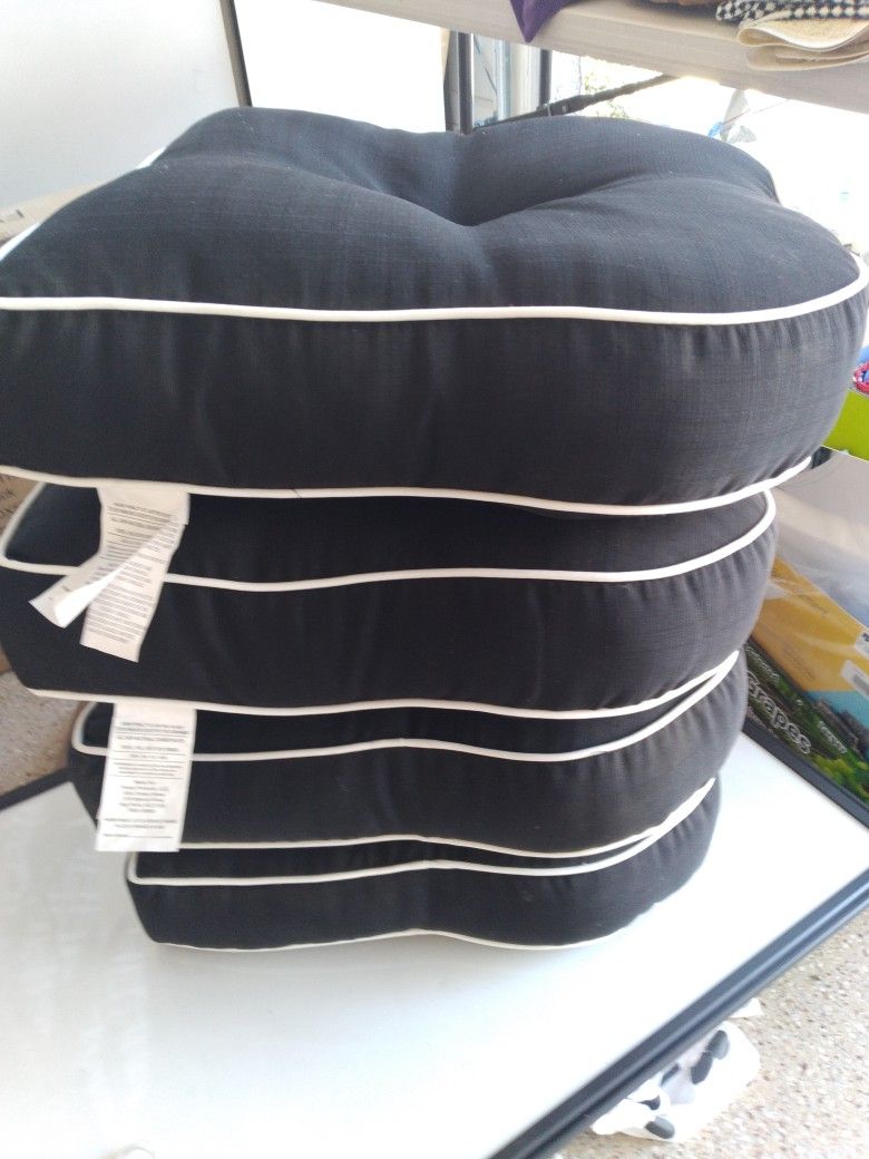 6 NEW Kohls 19x19 Patio Cushions Terrisol