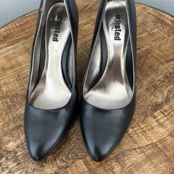 Women Pumps Or Platform Boots 