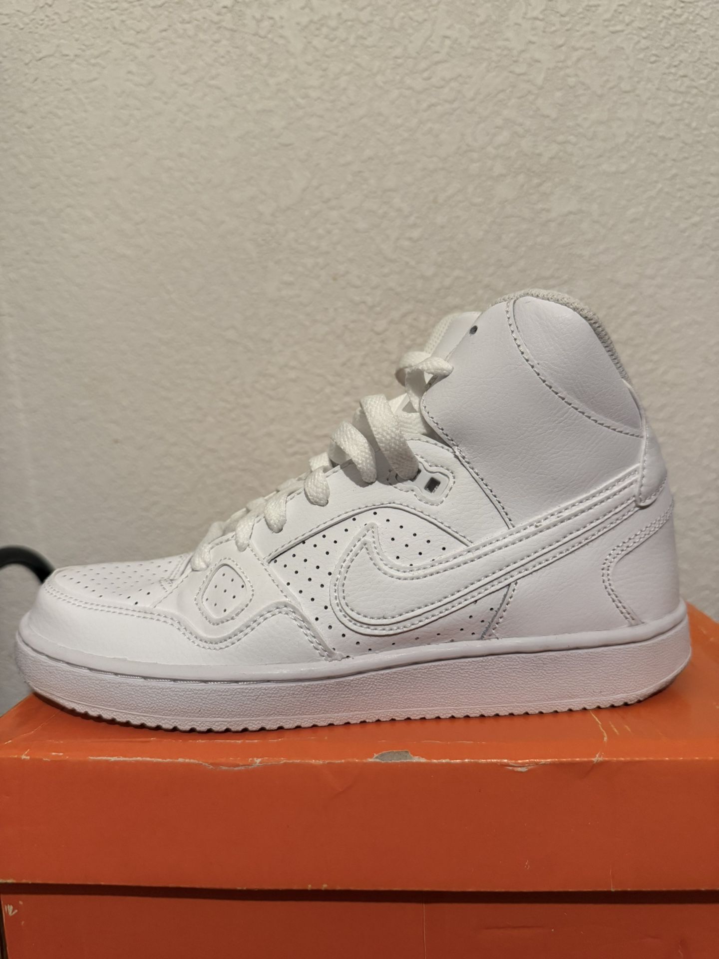Nike Women/Youth Shoes