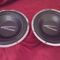 Audiobahn AW1051 10in. Rare Good Condition 300W Subwoofer FREE SHIPPING DELIVERY DEMO PORTLAND VANCOUVER AREA 
