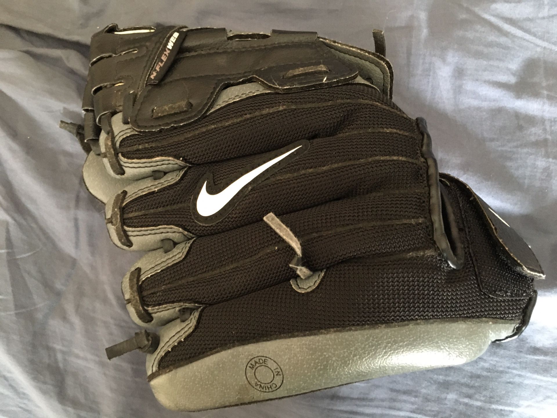 Boys Nike Baseball Glove