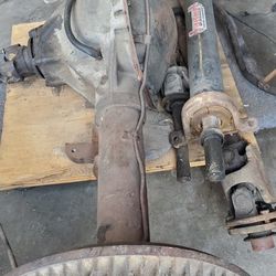 14 Bolt Differential Works Good  Garage Kept For 10 Years Or So Asking $500 OBO