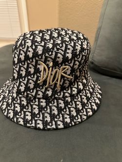 bucket hat