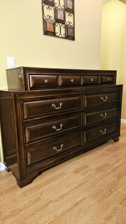 Clean and Nice Brown 10 Drawer Dresser.