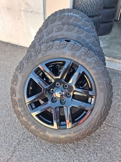 2025 OEM ORIGINAL TAKEOFFS CHEVY SILVERADO TRAIL BOSS 20 INCH HAVE TPMS SENSORS TIRES GOODYEAR WRANGLER TERRITORY M/T 95 % $ 1699