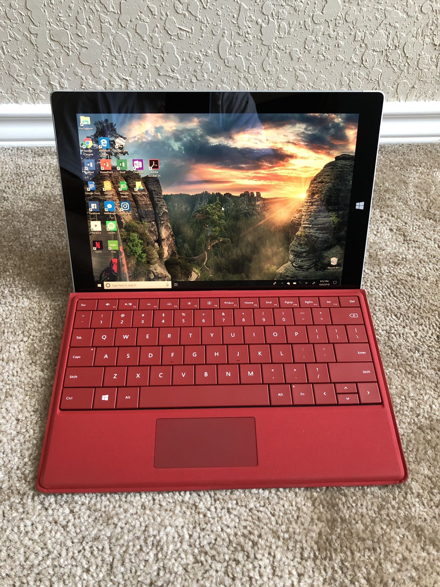 Microsoft Surface 64gb touchscreen tablet with removable keyboard