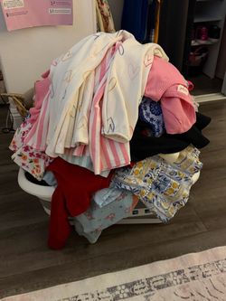 Girl clothes sizes 5/6 in great condition