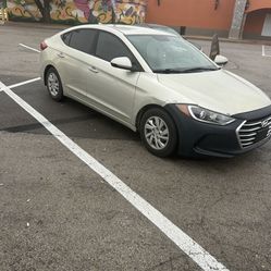 2017 Hyundai Elantra *Gas saver*