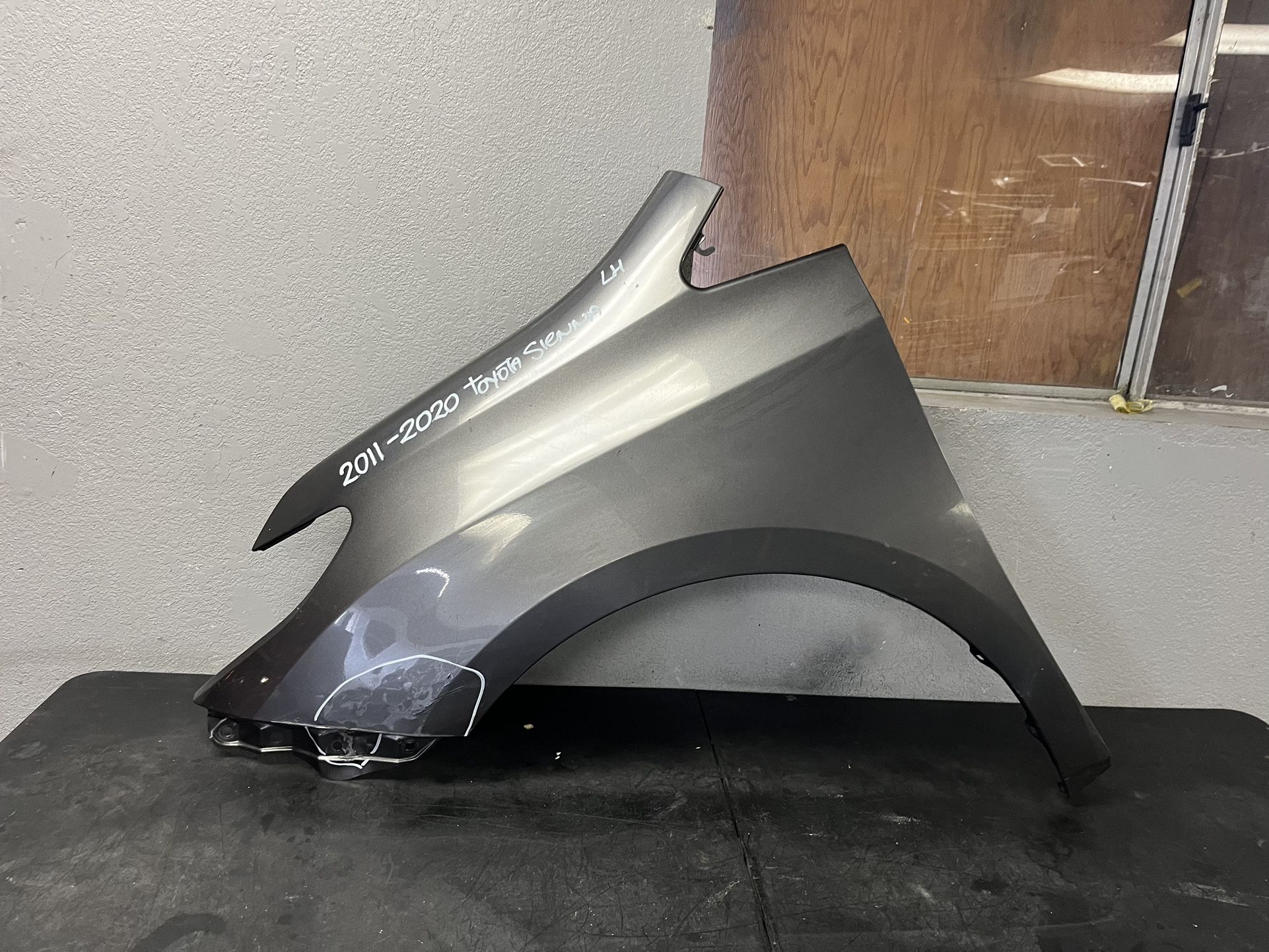 2011-2012-2013-2014-2015-2016-2017-2018-2019-2020 TOYOTA SIENNA LEFT FENDER OEM USED 