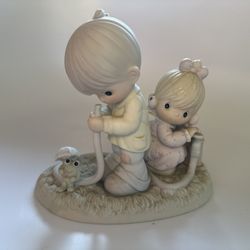 Precious Moments Figures