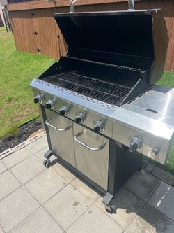Gas grill