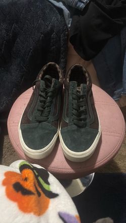Vans size 7.5mens 9 women
