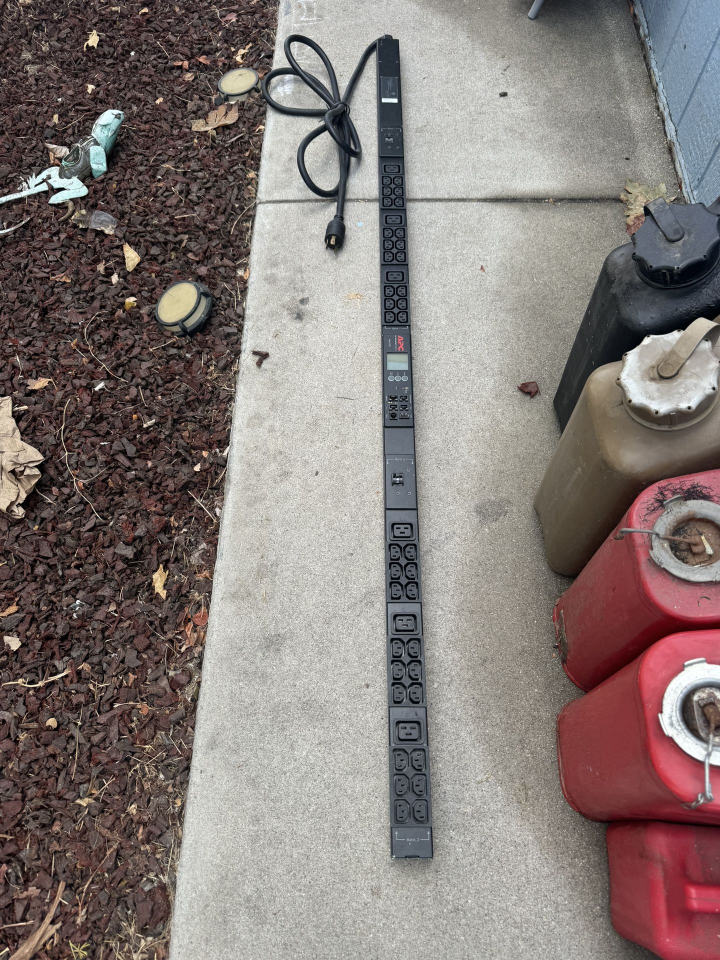 220v APC Outlet Rack