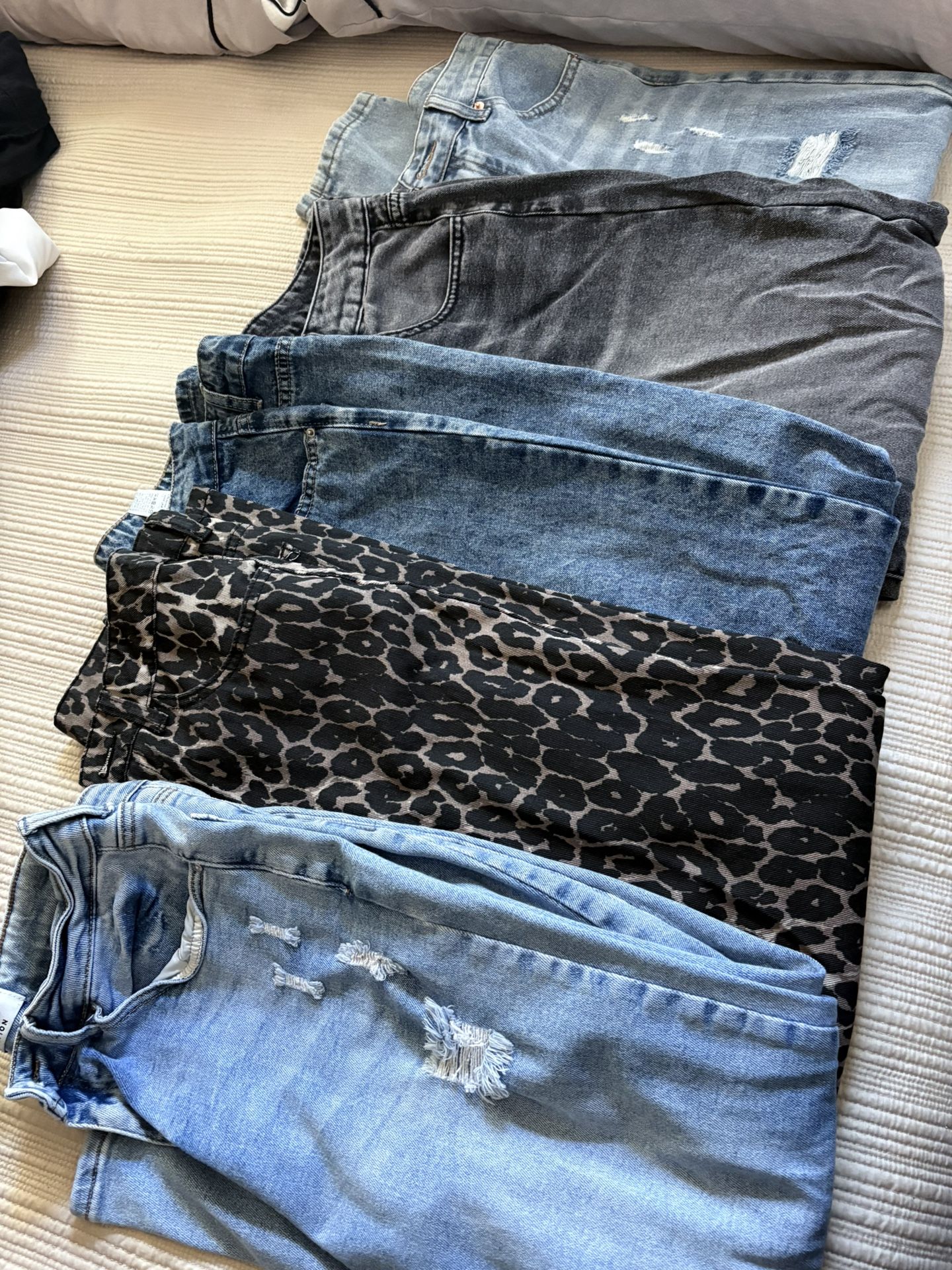 2 Bags Full of Women’s Clothes – Size M – SHEIN, Fashion Nova, Forever 21