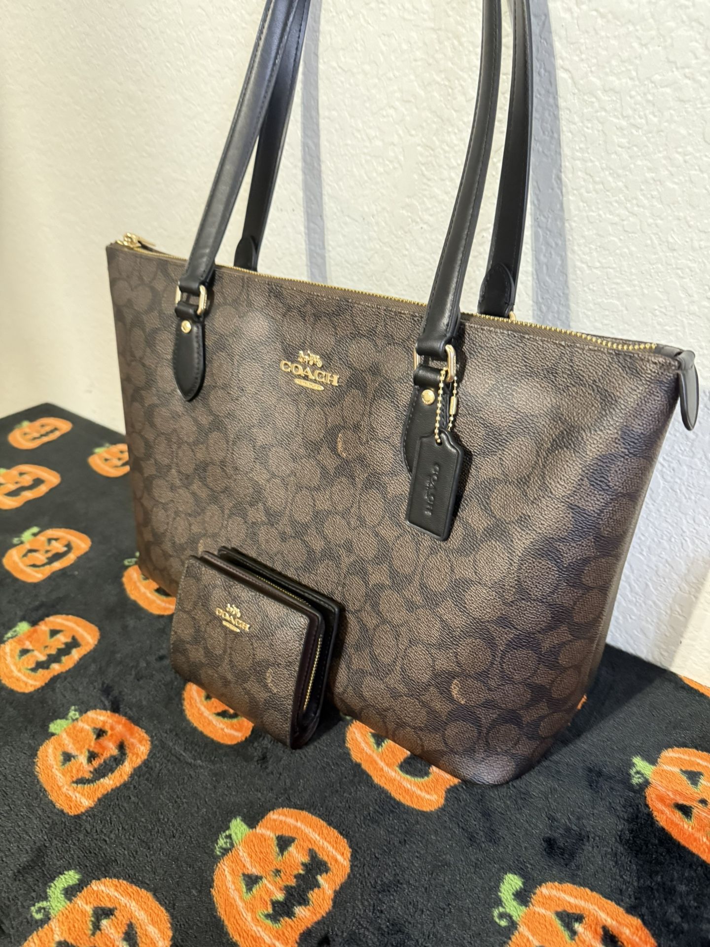 Coach Gallery Tote Bag  And Coach Snap Wallet