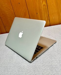 Apple MacBook Air 13” i5/8GB/256GB SSD $180