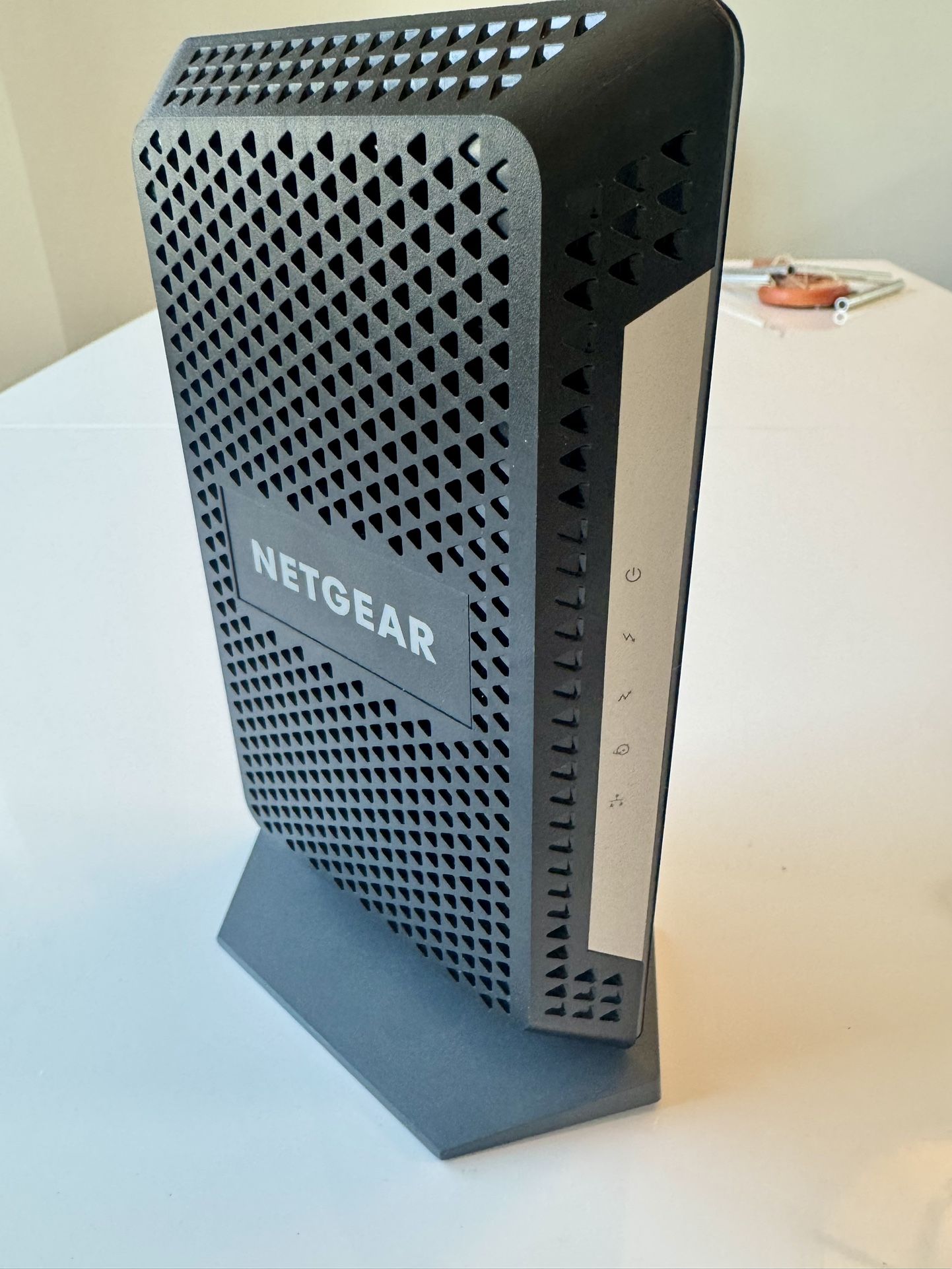 NETGEAR CM1000-100NAS DOCSIS 3.1 Gigabit Cable Modem. Compatible XFINITY / Comcast & Cox.