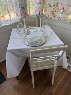 Table & Chair