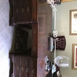 Huge office table Antique - almost the same size as the Prisudent’s chair