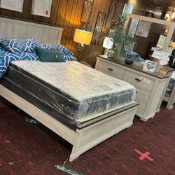 Queen Size Bedroom Set