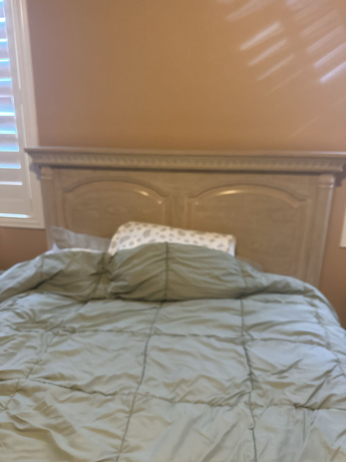 Fullsize Bed Frame And Mattress 