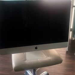 Desktop Apple Computer 