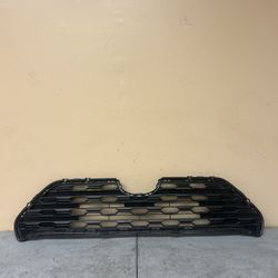 2019 2020 2021 2022 2023 2024 Toyota RAV4 Bumper Grille Oem 