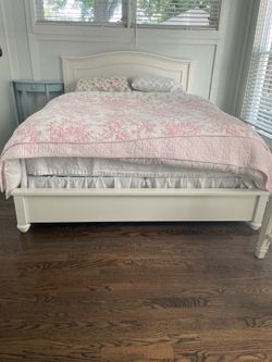 Crate and Barrel White Queen Bed