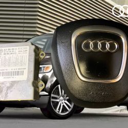 2008 Audi Q7 Front Drivers LH Wheel Bag W Module OEM