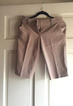 Forever 21 small Bermuda dressing pants