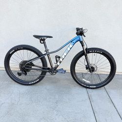 (XXS)26” Trek Marlin 8 SRAM 1X 12-Speed Mountain Bike Hydraulic Brakes Maxxis - Ready to Ride