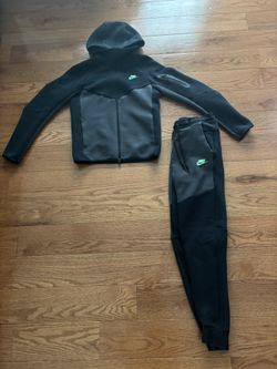 Multicolor Nike Tech Fleece