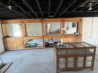 Retail Display Cases With Mirror (multiple Units Available)