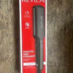 Revlon Flat Iron NEW