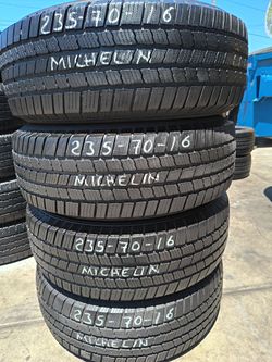 235/70/16 Michelin defender