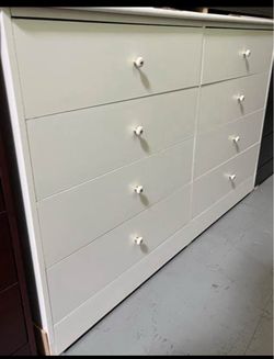 Eight Drawers Dresser / Cajoneras Nuevas Colores