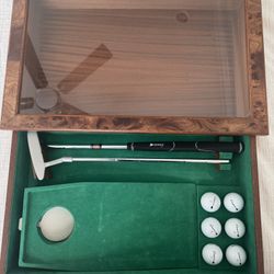 Agresti Briarwood Burl and Mahogany Executive Golf Practice Putting Set