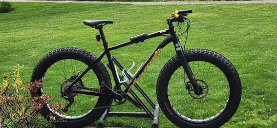 Specialized store large frame