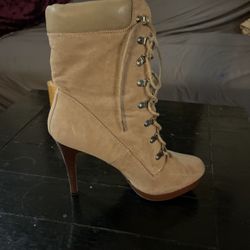 High Heeled Boots 