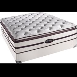 Queen BEAUTYREST Pillow Top Mattress And Box Spring