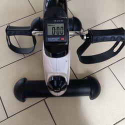 Electric Pedal Mini Rehabilitation Machine Portable Mini Exercise Bike, Leg Exercise Pedal 