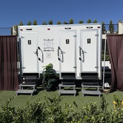✨ LUXURY PORTABLE RESTROOMS AVAILABLE FOR ALL YOUR EVENTS ✨
