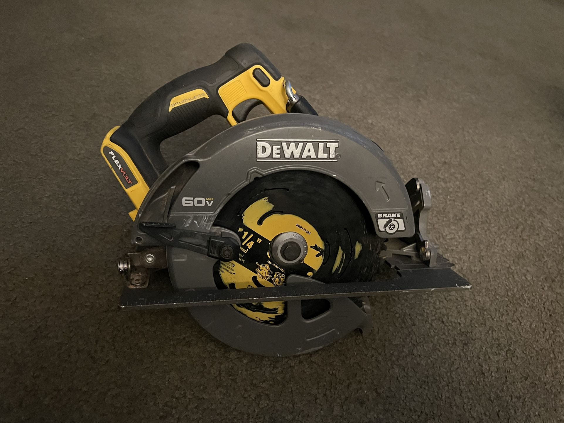 Dewalt Saw