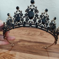 Black Stones Golden Crown // Tiara // Headpiece 