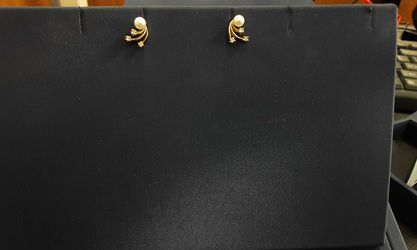 Pearl Earrings - Yellow Gold 14k (.585) 1.6 grams